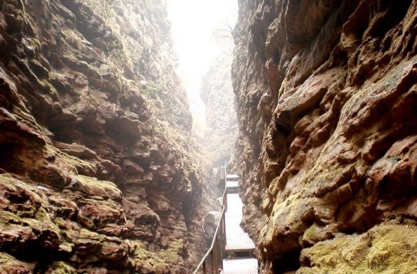 一线天:最美丽最险峻的风景